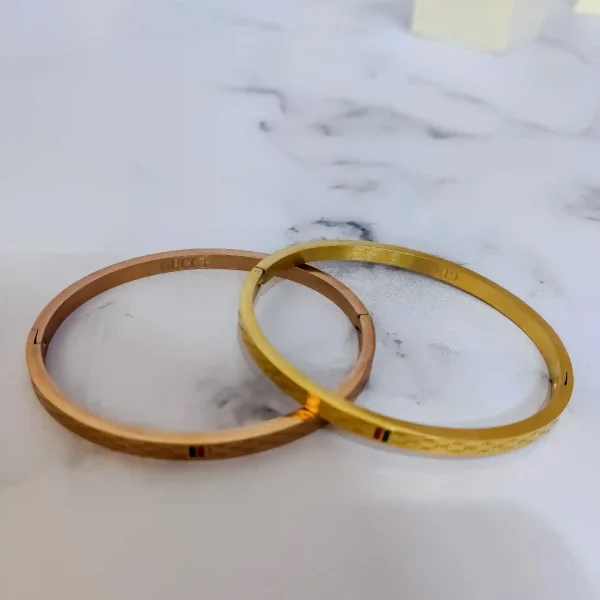 دستبند بنگل طرح گوچی